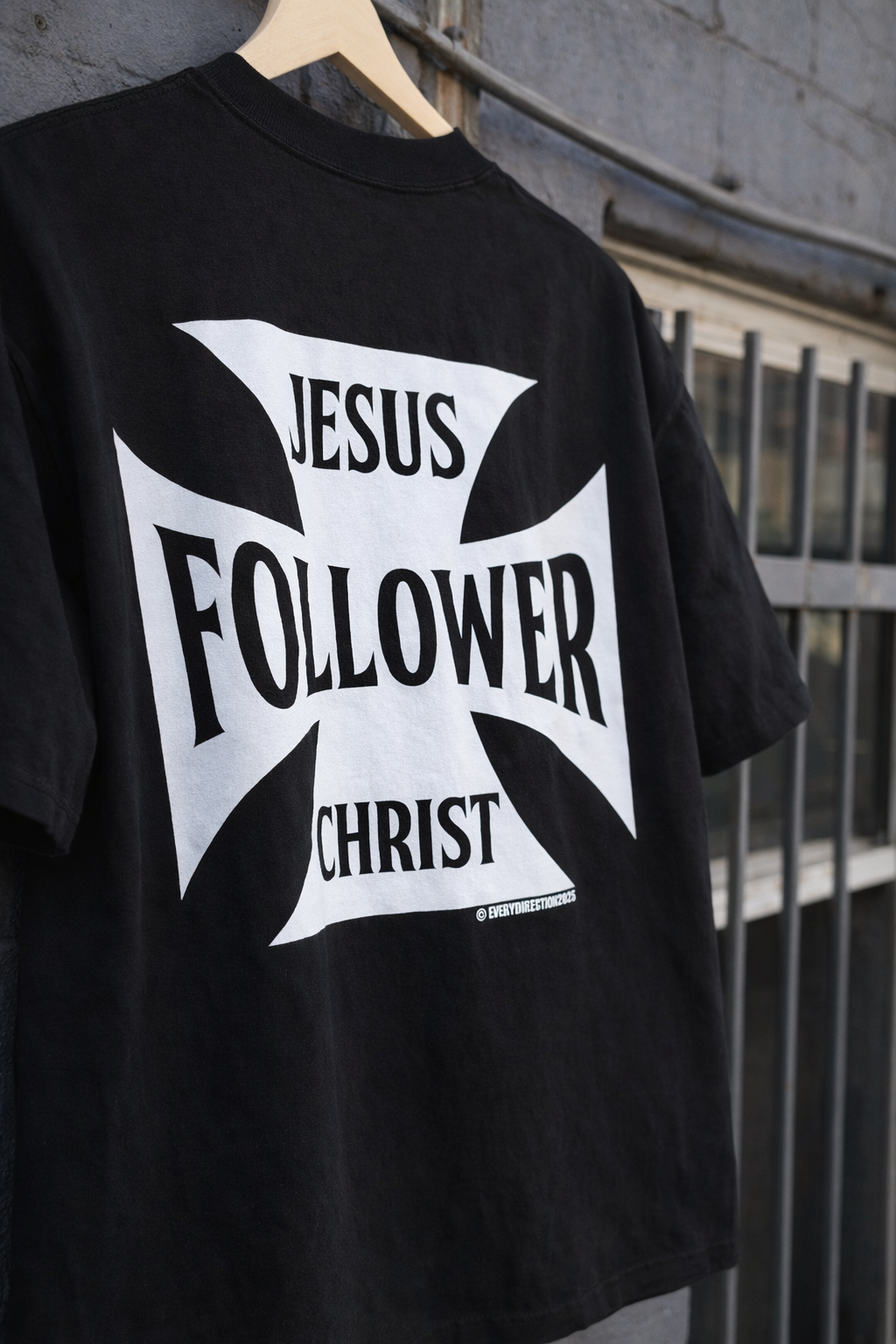 FOLLOWER TEE